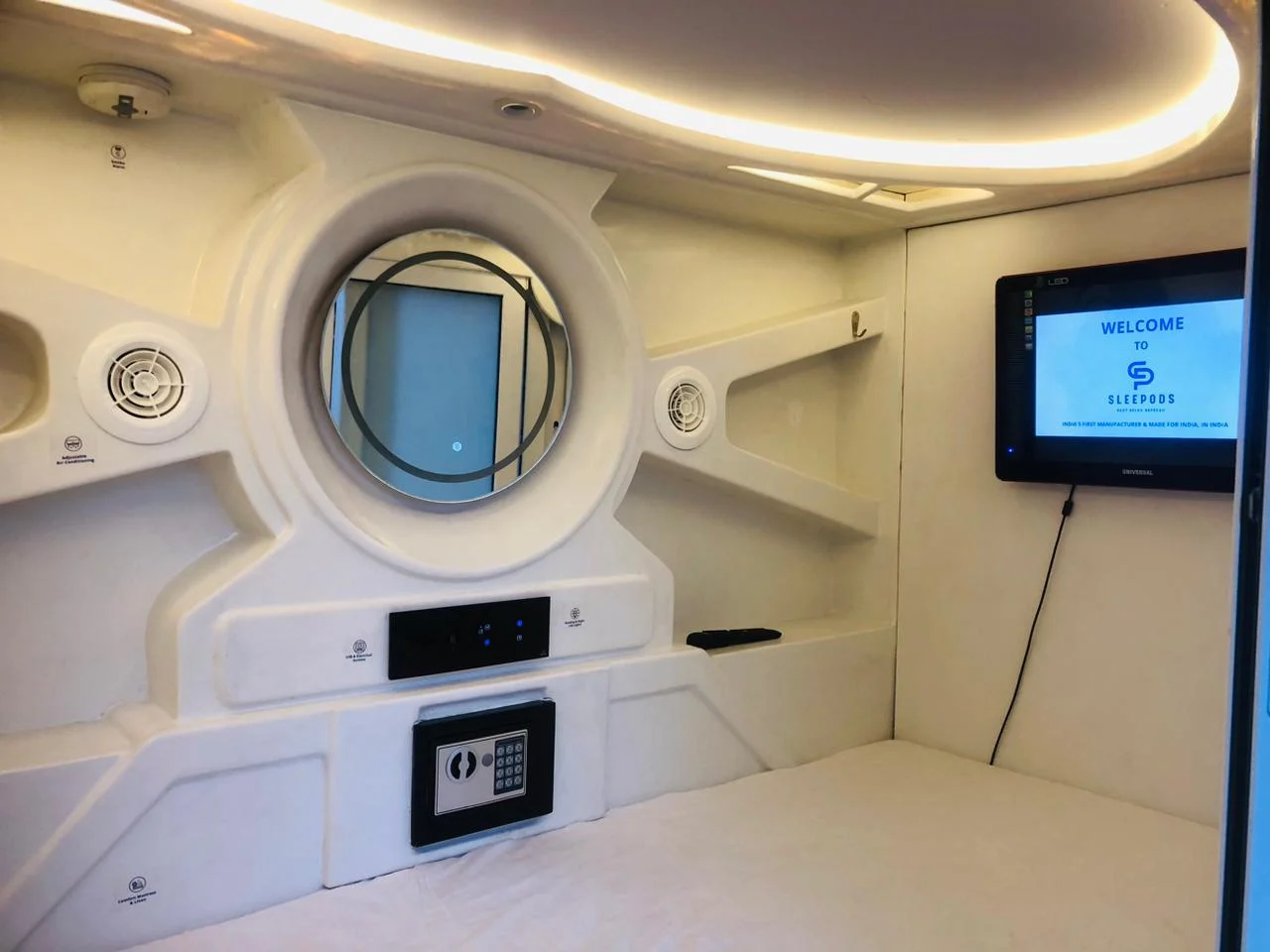 Platinum FRP Series - Basic Pod - Premium capsule bed - Image 1 of 4
